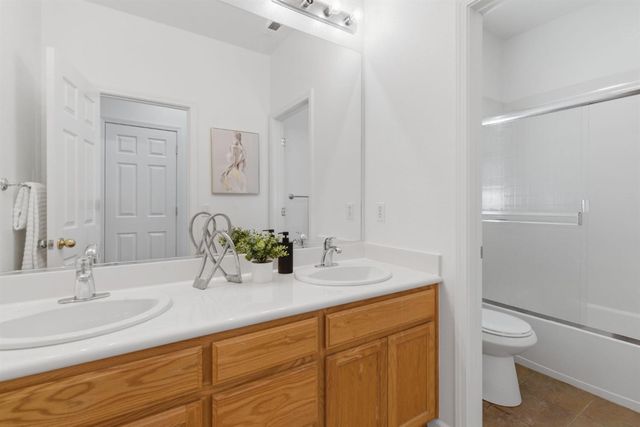 2944 Lyon Ct, Tracy, CA 95377