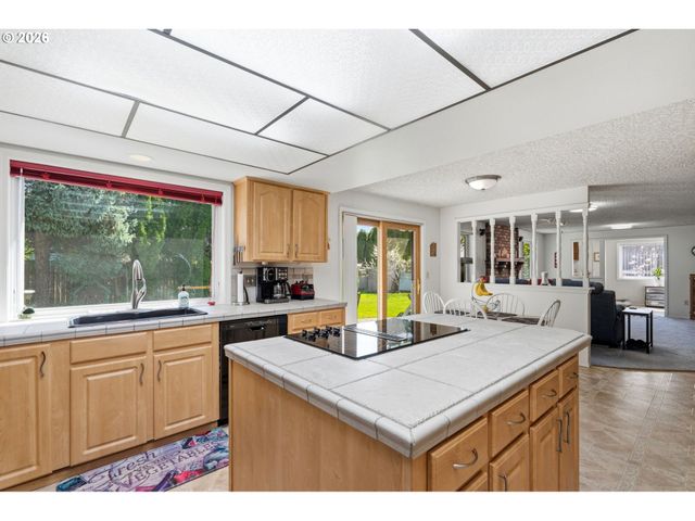 2211 Se PARK CREST Ave, Vancouver, WA 98683