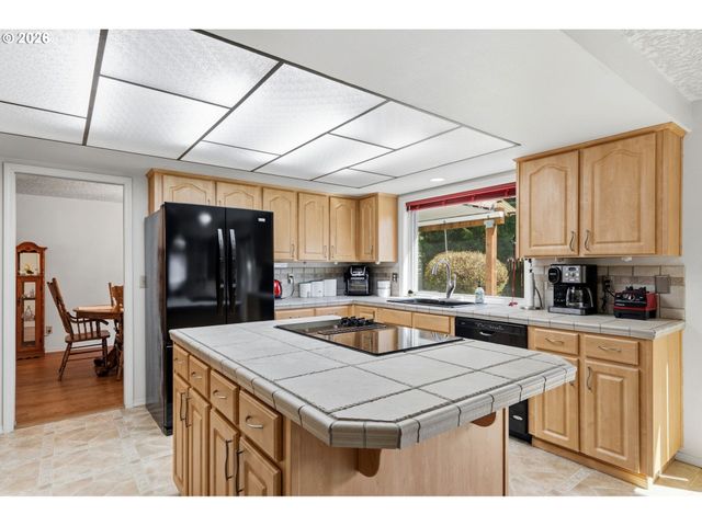 2211 Se PARK CREST Ave, Vancouver, WA 98683