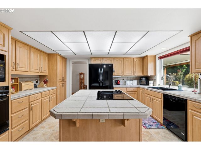 2211 Se PARK CREST Ave, Vancouver, WA 98683