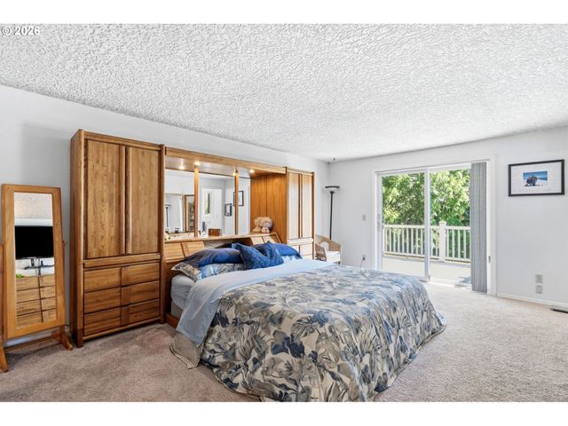 2211 Se PARK CREST Ave, Vancouver, WA 98683