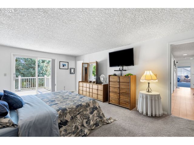 2211 Se PARK CREST Ave, Vancouver, WA 98683