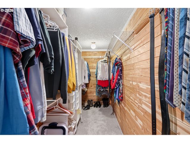 2211 Se PARK CREST Ave, Vancouver, WA 98683