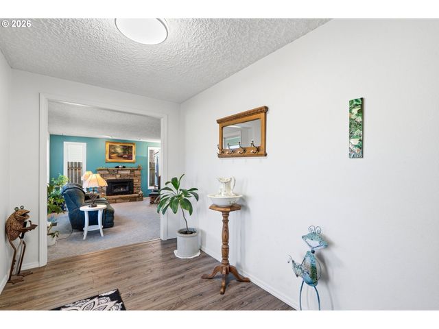 2211 Se PARK CREST Ave, Vancouver, WA 98683