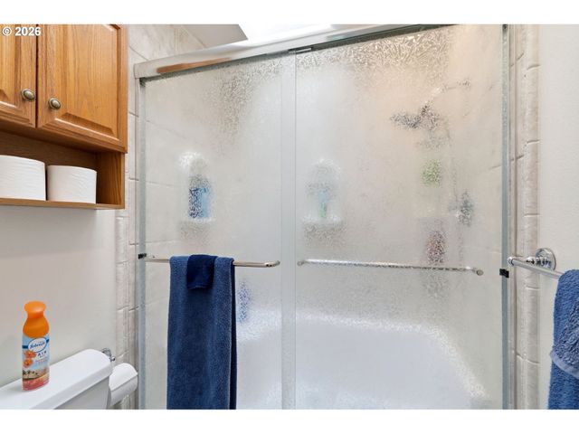 2211 Se PARK CREST Ave, Vancouver, WA 98683