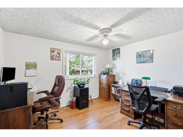 2211 Se PARK CREST Ave, Vancouver, WA 98683