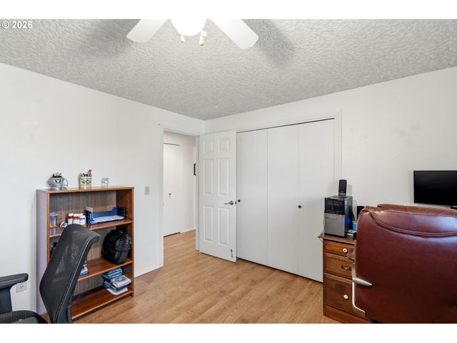 2211 Se PARK CREST Ave, Vancouver, WA 98683