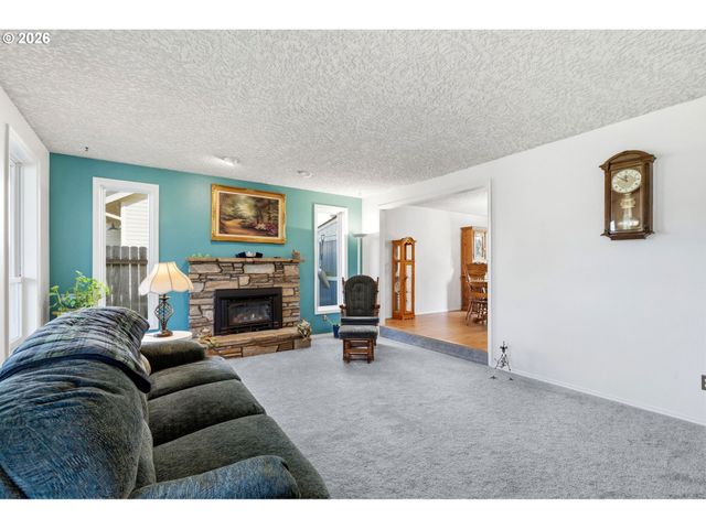 2211 Se PARK CREST Ave, Vancouver, WA 98683