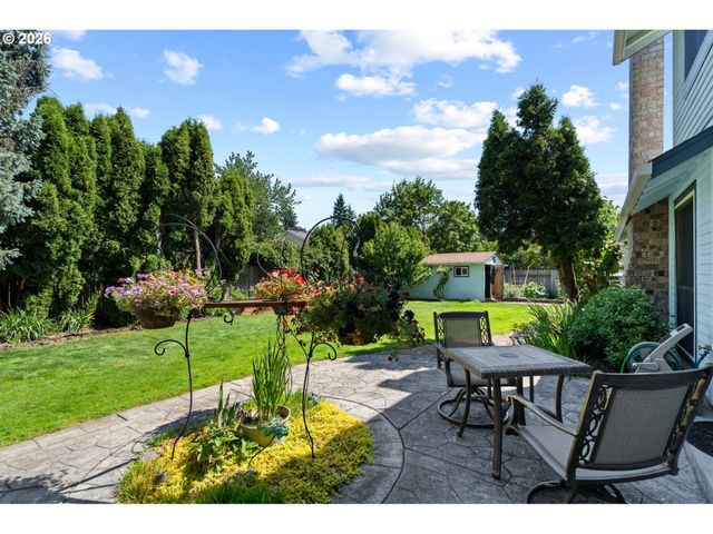 2211 Se PARK CREST Ave, Vancouver, WA 98683