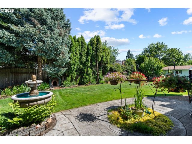 2211 Se PARK CREST Ave, Vancouver, WA 98683