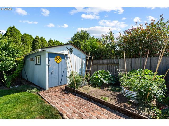 2211 Se PARK CREST Ave, Vancouver, WA 98683