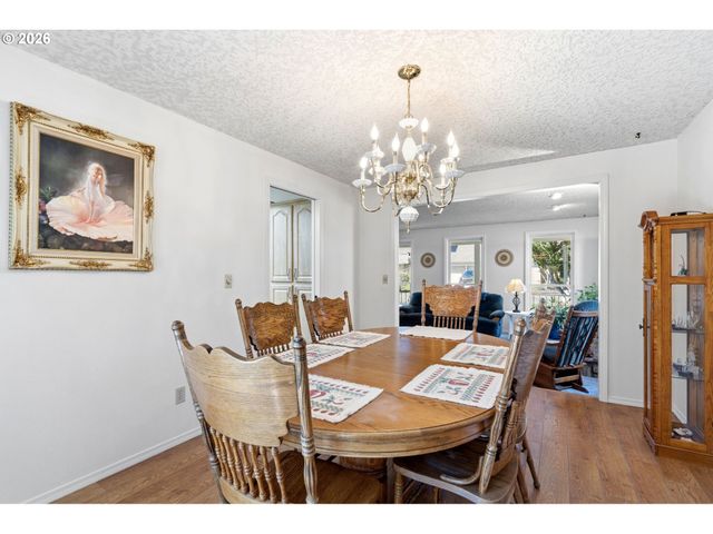 2211 Se PARK CREST Ave, Vancouver, WA 98683