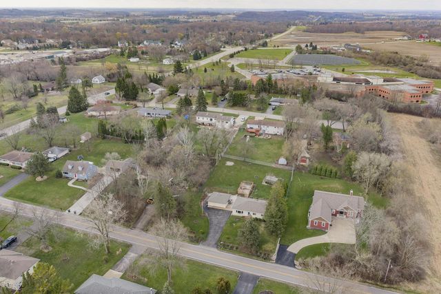 17321 Observatory ROAD, New Berlin, WI 53146