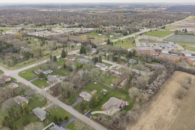 17321 Observatory ROAD, New Berlin, WI 53146