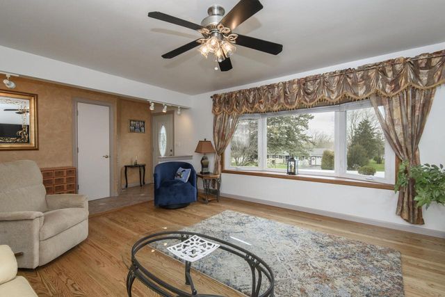 17321 Observatory ROAD, New Berlin, WI 53146