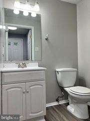 8156 DARK DEN CIR, Springfield, VA 22153
