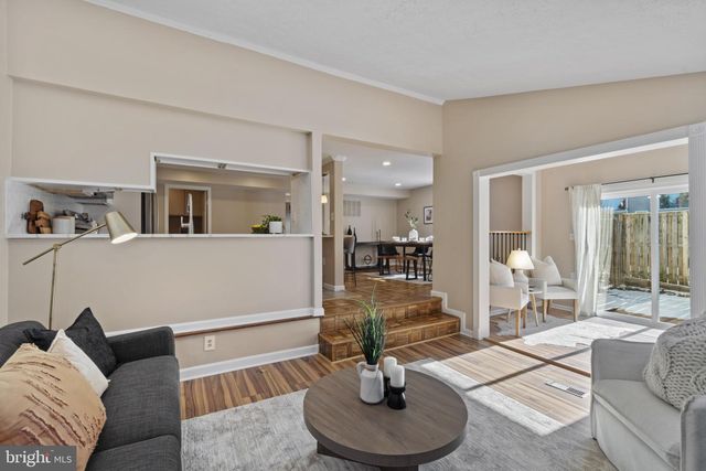 2 WARREN CMN, Cockeysville, MD 21030