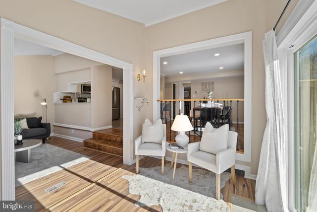 2 WARREN CMN, Cockeysville, MD 21030