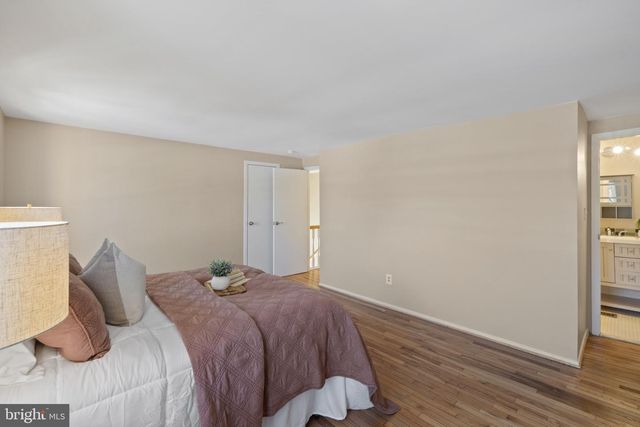 2 WARREN CMN, Cockeysville, MD 21030