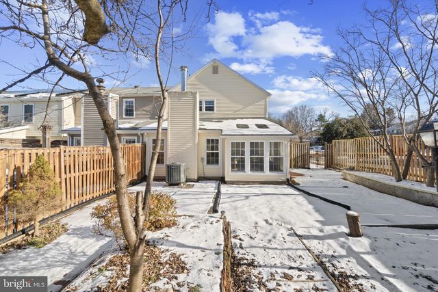 2 WARREN CMN, Cockeysville, MD 21030