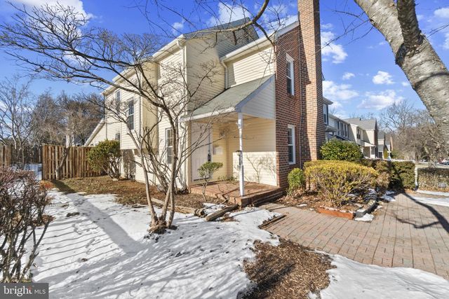 2 WARREN CMN, Cockeysville, MD 21030