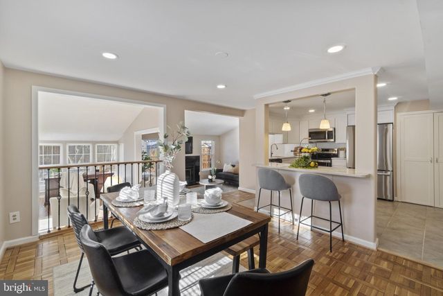 2 WARREN CMN, Cockeysville, MD 21030