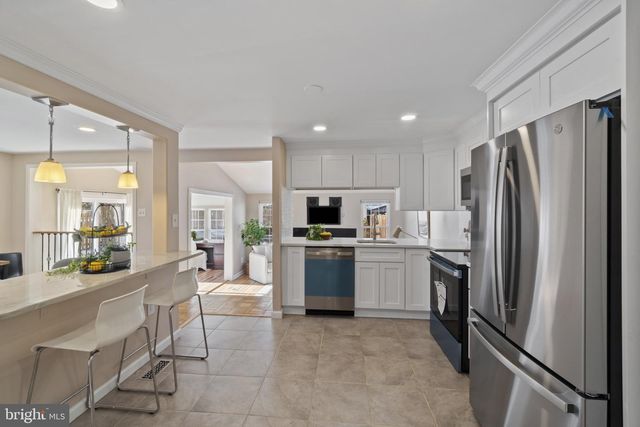 2 WARREN CMN, Cockeysville, MD 21030