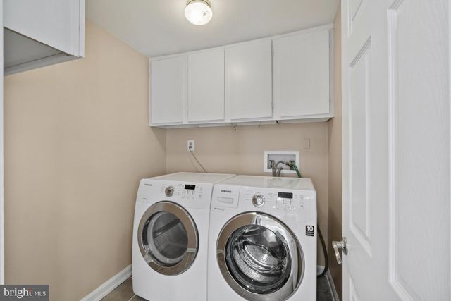 2 WARREN CMN, Cockeysville, MD 21030