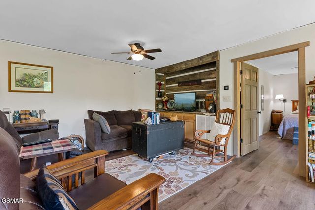 1424 Clabo Hollow Road, Sevierville, TN 37876