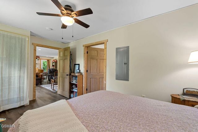 1424 Clabo Hollow Road, Sevierville, TN 37876