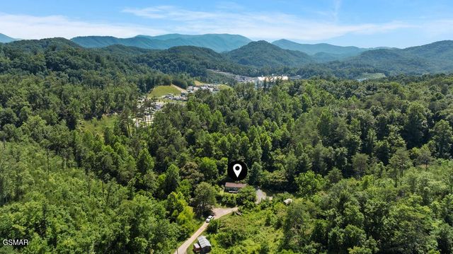 1424 Clabo Hollow Road, Sevierville, TN 37876