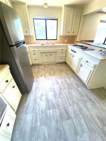 700 E Orangewood, Covina, CA 91723