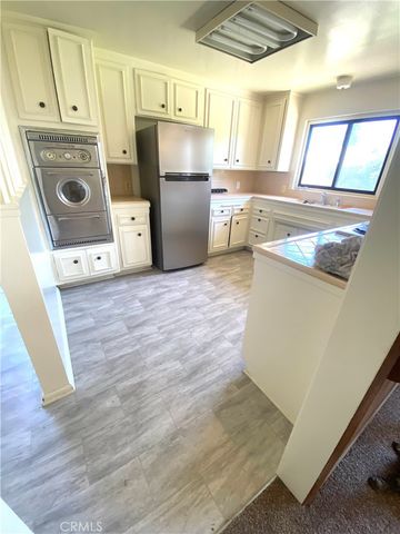 700 E Orangewood, Covina, CA 91723