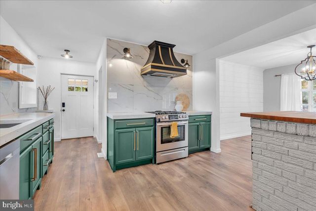 101 ARTHUR AVE, Chesilhurst, NJ 08089