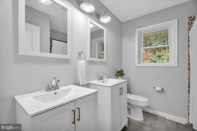 101 ARTHUR AVE, Chesilhurst, NJ 08089