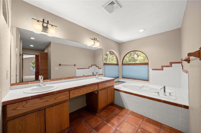 12621 SE SUNSET HARBOR ROAD, Weirsdale, FL 32195