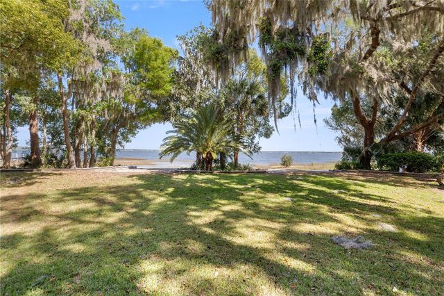 12621 SE SUNSET HARBOR ROAD, Weirsdale, FL 32195