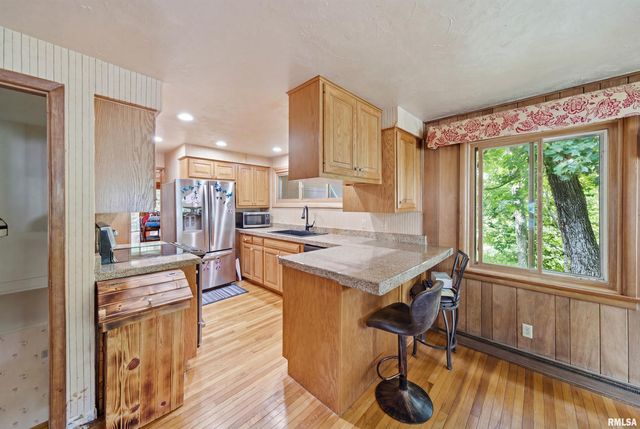 727 OAKWOOD Road, East Peoria, IL 61611