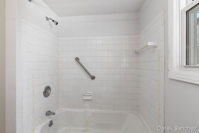 1702 Stilesgate Street, Grand Rapids, MI 49508