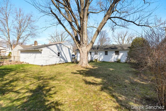 1702 Stilesgate Street, Grand Rapids, MI 49508