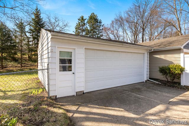 1702 Stilesgate Street, Grand Rapids, MI 49508