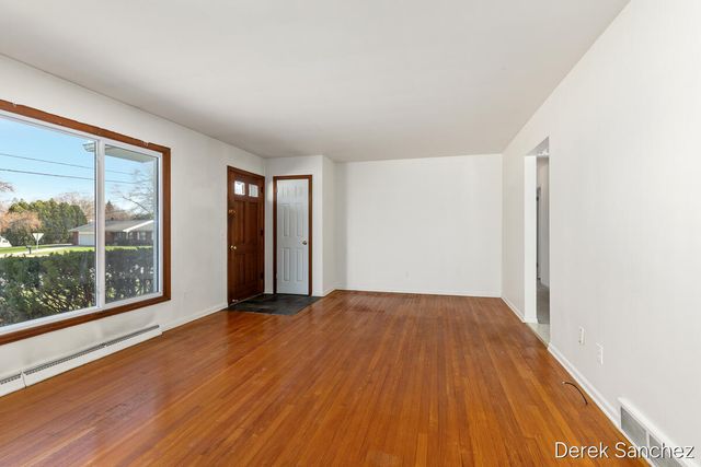 1702 Stilesgate Street, Grand Rapids, MI 49508