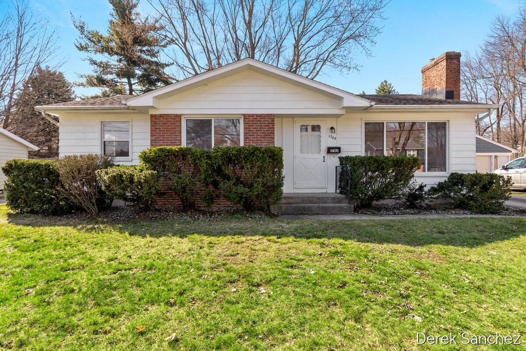 1702 Stilesgate Street, Grand Rapids, MI 49508