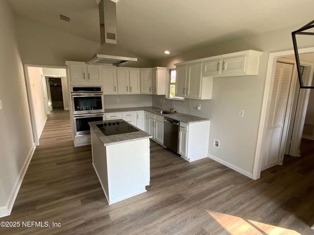 2212 BROAD WATER Court, Jacksonville, FL 32225