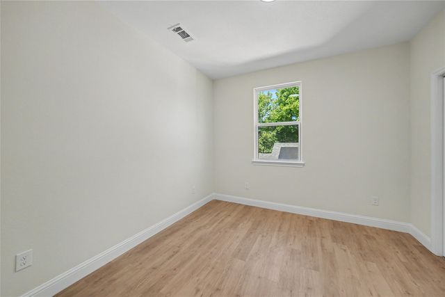 819 Stamps Avenue, Fort Worth, TX 76114