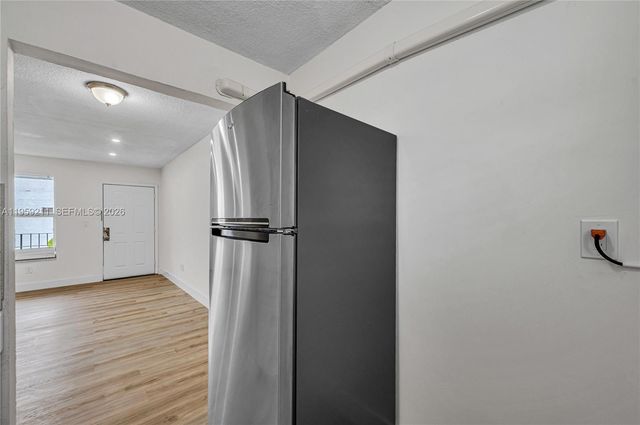 668 NW 31st St 6, Miami, FL 33127