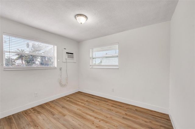 668 NW 31st St 6, Miami, FL 33127