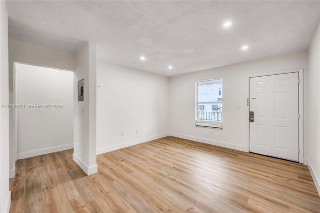 668 NW 31st St 6, Miami, FL 33127