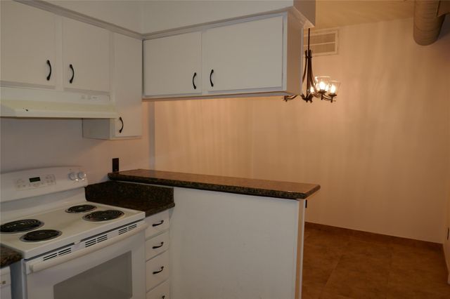 2100 Tanglewilde Street 247, Houston, TX 77063