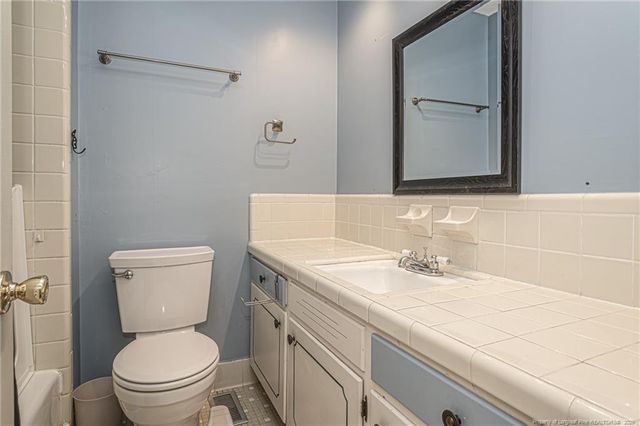 605 Dandridge Drive, Fayetteville, NC 28303